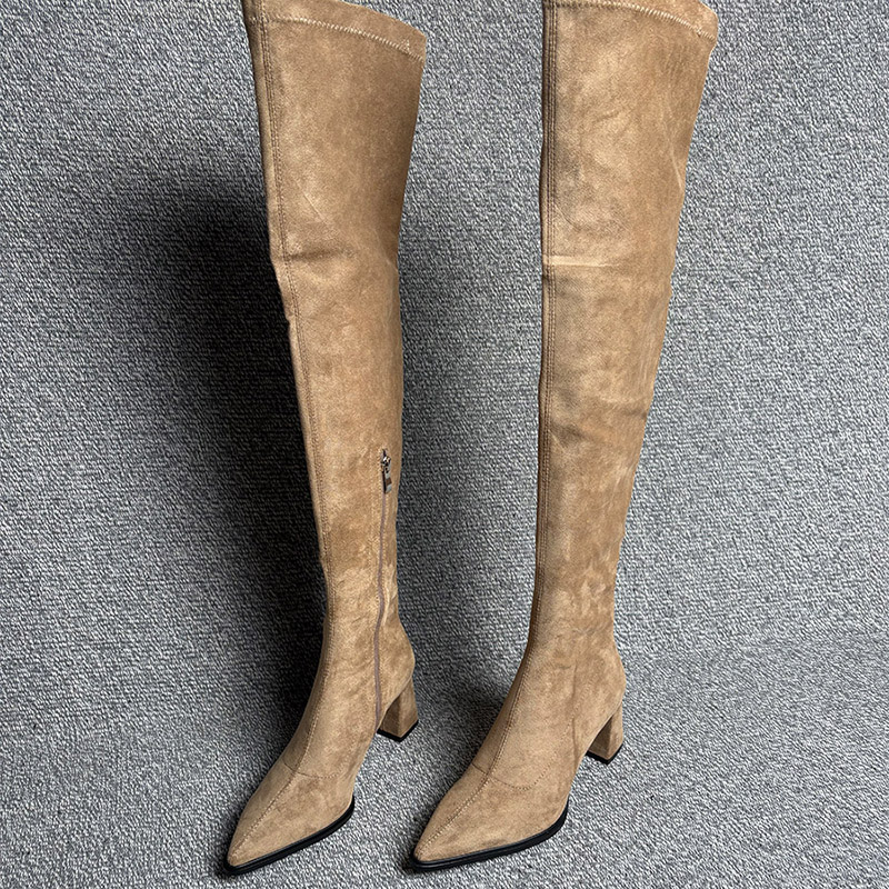 Street Fashion Female - Botas por encima de la rodilla