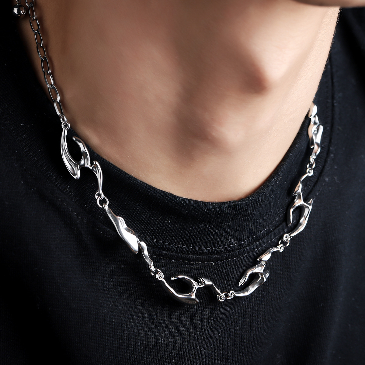 Street Fashion Trends 2025 - Collar de Metal de forma Irregular,