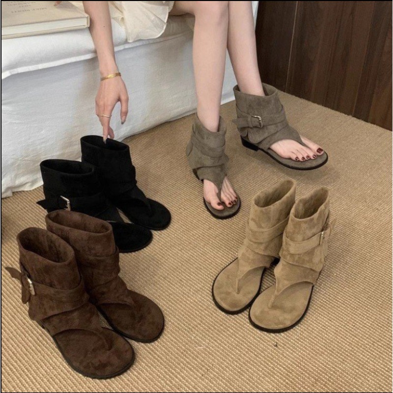 Street Fashion Rome 2026 - Tendencia de Moda de Verano, Botas