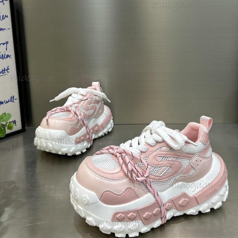 Zapatillas Deportivas de Plata - Street Fashion Female reseña y precio