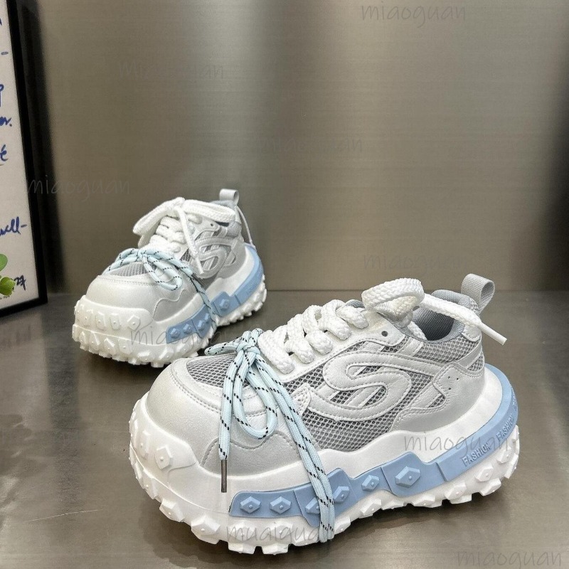 Zapatillas Deportivas de Plata - Street Fashion Female reseña y precio