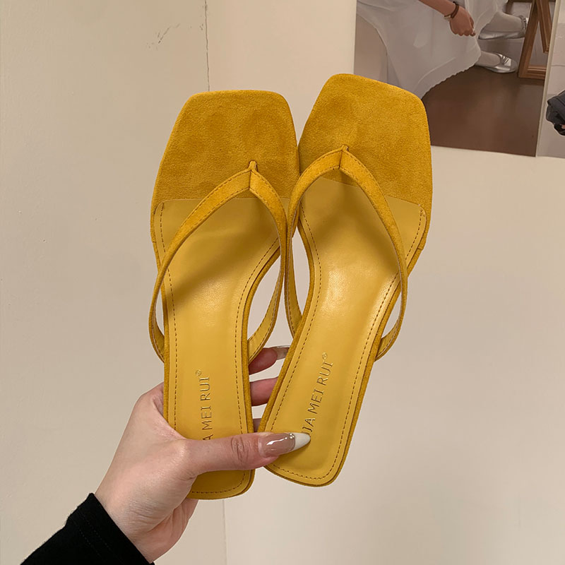 Novedades de verano, chanclas  - Street Fashion Female reseña y precio