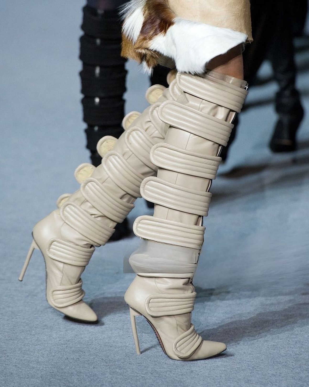 Botas de Tacón Alto con Punta  - Street Fashion Rome 2026 reseña y precio